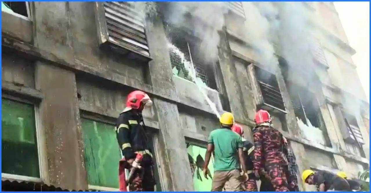 গাজীপুরে পোশাক কারখানায় ভয়াবহ অগ্নিকাণ্ড, সাড়ে তিন ঘণ্টা পর আগুন নিয়ন্ত্রণে