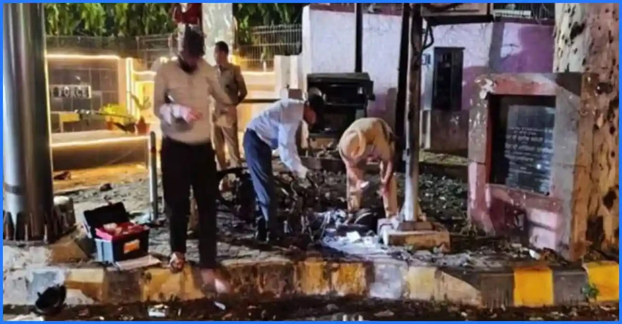 ভারতের জলন্ধরে বিএসএফ সদর দপ্তরের সামনে স্কুটারে রহস্যজনক বিস্ফোরণ