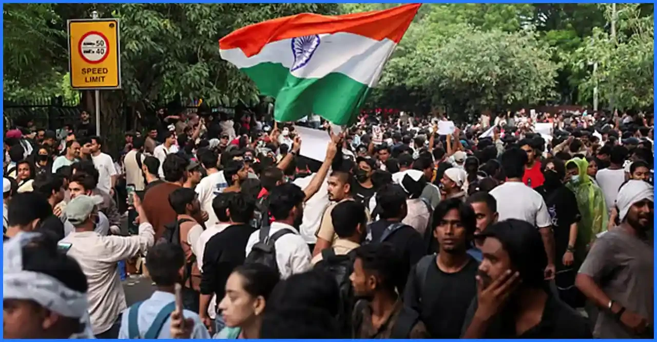শিক্ষামন্ত্রীর পদত্যাগের পর মামলা প্রত্যাহার ও ক্ষতিপূরণের দাবি মেনে নিল মোদি সরকার