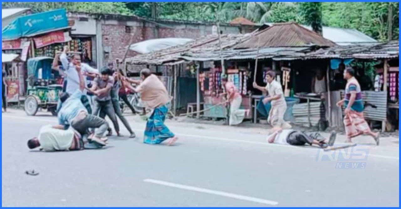 বাঘায় প্রধান শিক্ষকের চেয়ারে বসাকে কেন্দ্র করে সংঘর্ষে শিক্ষক-শিক্ষার্থীসহ আহত ২৫ !