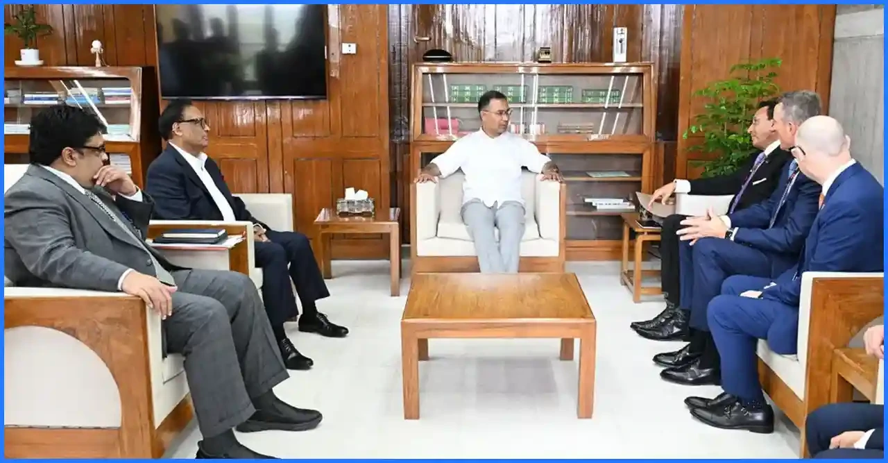 সাশ্রয়ী মূল্যে স্মার্টফোন ও ইন্টারনেট সেবা প্রদানের আহ্বান প্রধানমন্ত্রীর