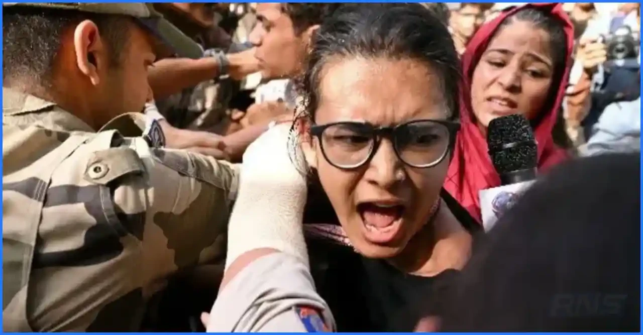 দিল্লিতে এবার ছাত্রনেত্রী নেহা বোরা আটক