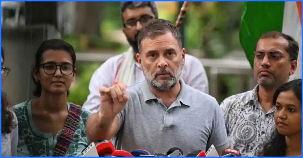শিক্ষামন্ত্রীকে অন্য মন্ত্রণালয়ে বদলি গ্রহণযোগ্য হবে না, রাহুল গান্ধীর