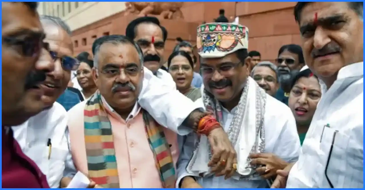 ধর্মেন্দ্র প্রধানকে লোকসভায় বিজেপির উষ্ণ অভ্যর্থনা, তীব্র সমালোচনা কংগ্রেসের