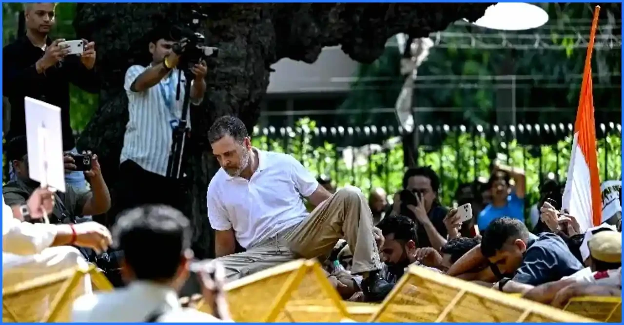 ভারতে বাংলাদেশের মতো অরাজক পরিস্থিতি সৃষ্টির গভীর চেষ্টায় কংগ্রেস, বিজেপি