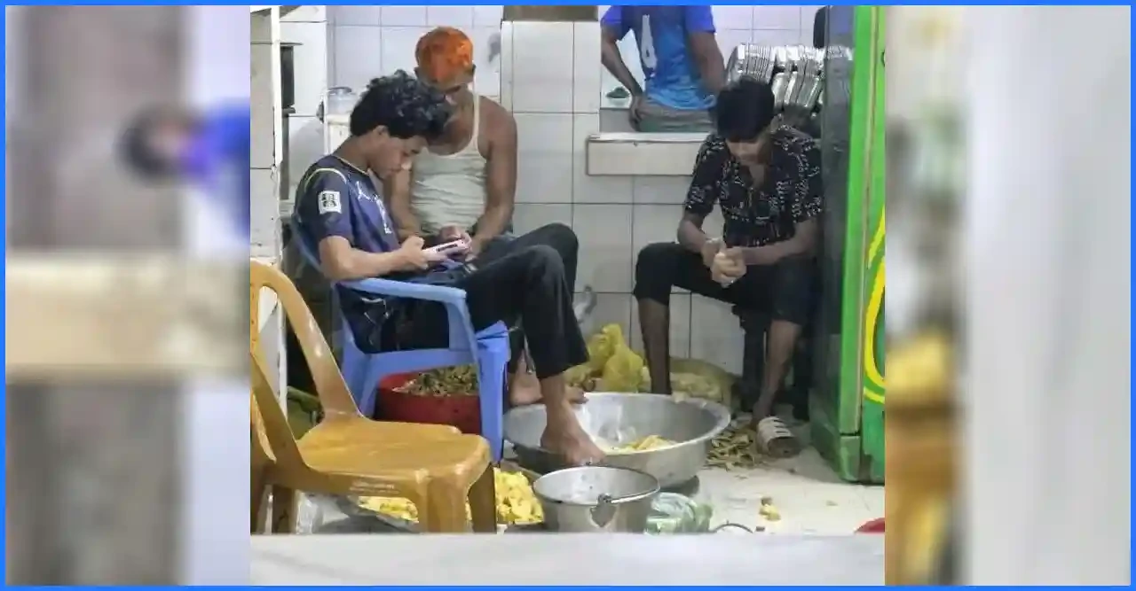 অস্বাস্থ্যকর পরিবেশে তৈরি হচ্ছে জগন্নাথ বিশ্ববিদ্যালয়ের ক্যাফেটেরিয়ার খাবার!