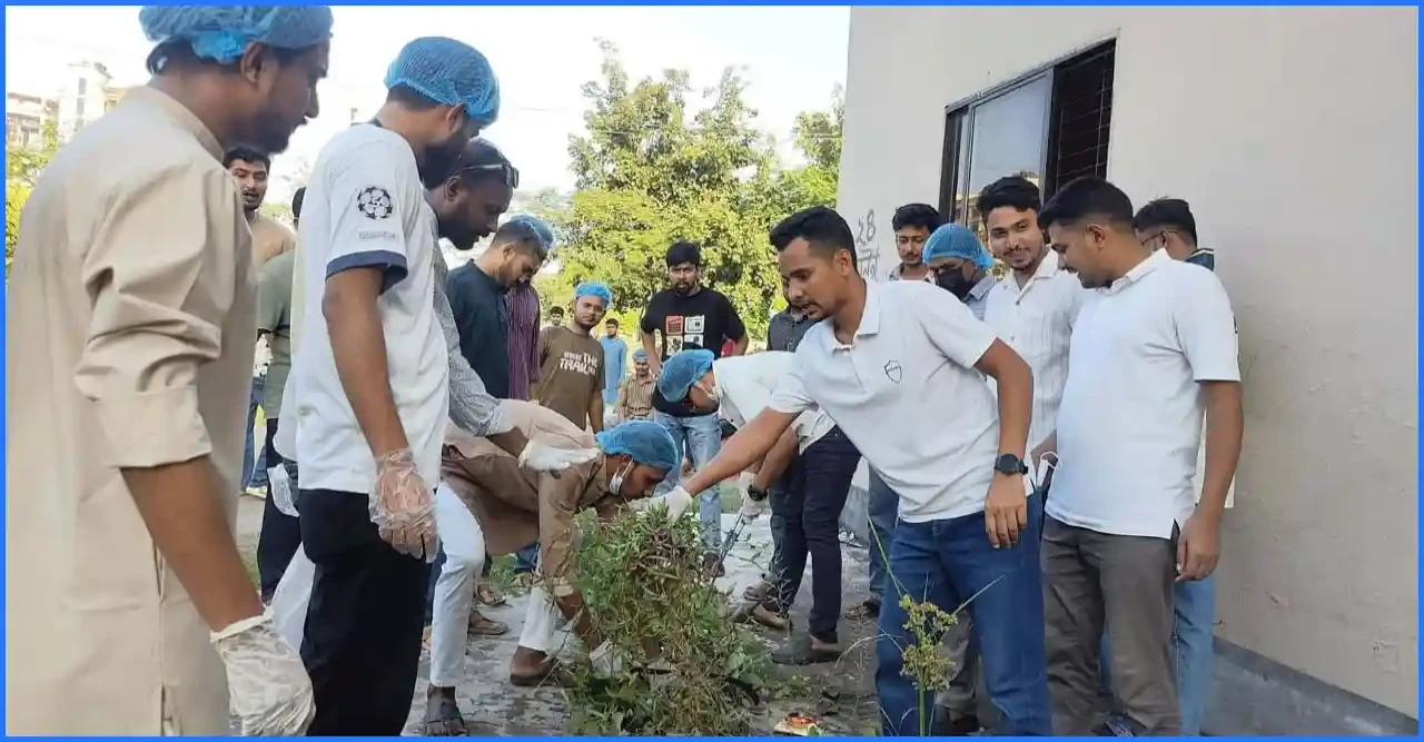 জাককানইবিতে 'ডেঙ্গু প্রতিরোধ ও পরিচ্ছন্নতা অভিযান' ছাত্রদলের।