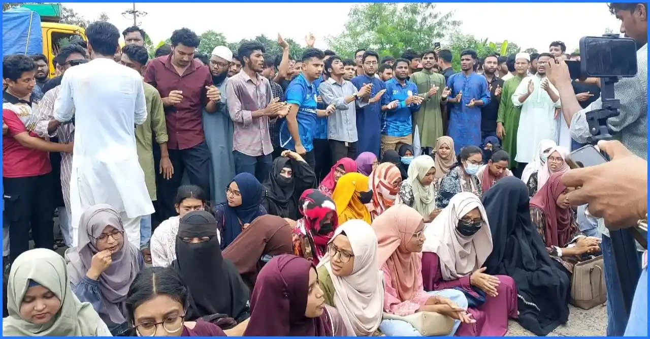 চার দফা দাবি জানিয়ে দুই ঘণ্টা পর মহাসড়ক অবরোধ প্রত্যাহার।