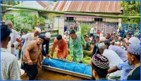 সবাইকে কাঁদিয়ে চিরনিদ্রায় শায়িত হলেন অপ্রতিম।