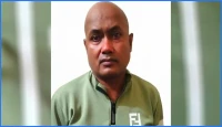 মিষ্টি খাওয়ার লোভ দেখিয়ে শিশু শিক্ষার্থীকে যৌন পীড়ন, লাইব্রেরীয়ান আটক