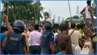 ভাঙ্গায় আধিপত্য বিস্তার নিয়ে রক্তক্ষয়ী সংঘর্ষে পুলিশ ও সাংবাদিকসহ আহত ৬০