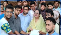 ‎অটো ভাড়া বৃদ্ধি ও চালকদের স্বেচ্ছাচারিতার প্রতিবাদে সিটি প্রশাসকের কাছে ববি শিক্ষার্থীদের স্মারকলিপি