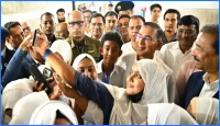 সমৃদ্ধ বাংলাদেশ গড়তে শিক্ষার্থীদের প্রস্তুত হওয়ার আহ্বান প্রধানমন্ত্রীর