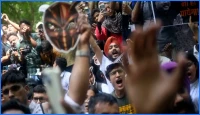 ভারতের শিক্ষামন্ত্রীর পদত্যাগ, শিক্ষার্থীদের ঐতিহাসিক বিজয় ও উল্লাস