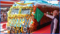 ভারতের প্রথম হাইড্রোজেন-চালিত ট্রেনের যাত্রা শুরু, উদ্বোধন করলেন মোদি