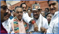 ধর্মেন্দ্র প্রধানকে লোকসভায় বিজেপির উষ্ণ অভ্যর্থনা, তীব্র সমালোচনা কংগ্রেসের