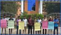 রাবি সহ সারাদেশে সাংবাদিকদের উপর ছাত্রদলের হামলার প্রতিবাদে ববিসাসের মানববন্ধন