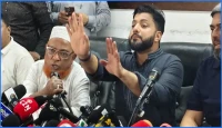 মুক্তিযুদ্ধবিষয়ক প্রতিমন্ত্রীর পদ থেকে ইশরাক হোসেনের পদত্যাগ