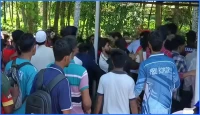 ইবিতে আন্তঃবিভাগ ফুটবল খেলায় দফায় দফায় সংঘর্ষ, টুর্নামেন্ট বন্ধ ঘোষণা।