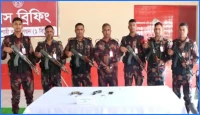 রাজশাহী সীমান্ত দিয়ে আসছিল অস্ত্রের চালান